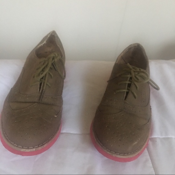 3 for $25 sale 🔍 Neon Sole Oxfords - Picture 1 of 4